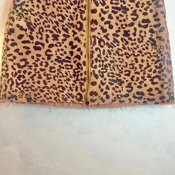 Free People We The Free Women's Zip It Up Leopard Printed Miniskirt Size 26 R - Picture 6 of 16